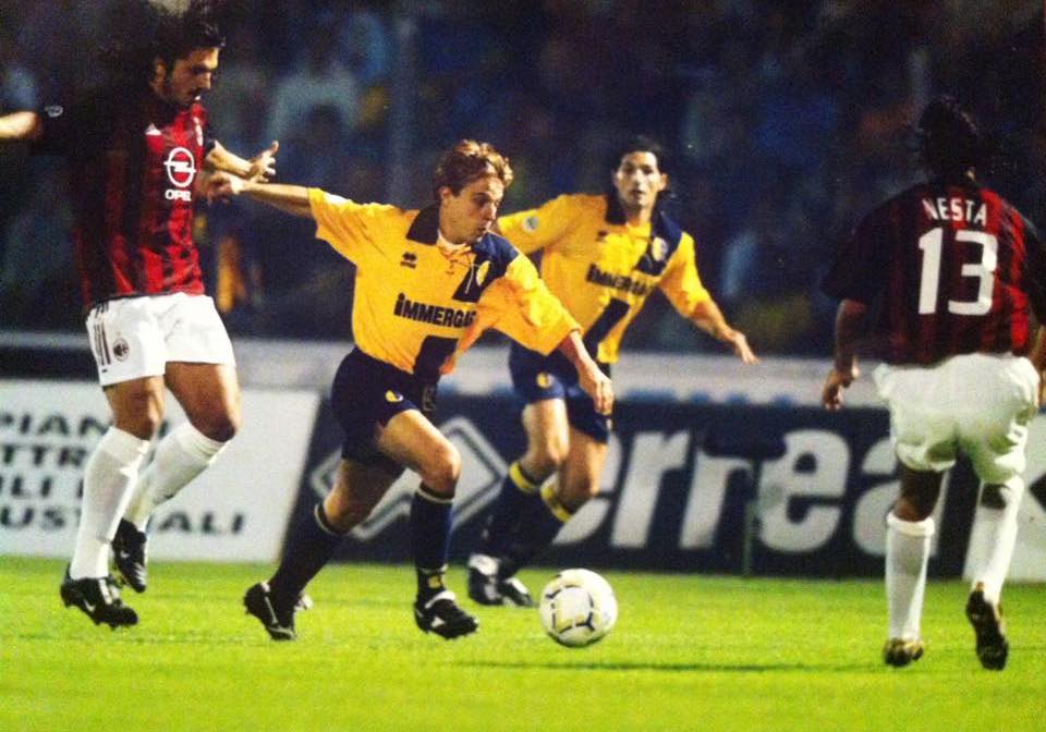 Rubens Pasino con la maglia del Modena a San Siro. (Foto archivio R. Pasino)